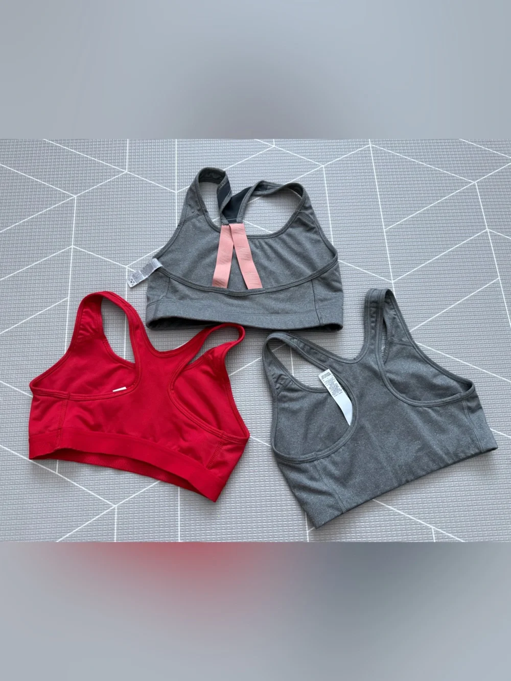 Nike|Women's Sports Bra Trio - Gray & Red•••JUST DO IT•••athleisure••••size smal